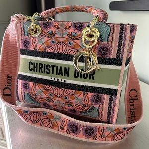 Dupe handbag